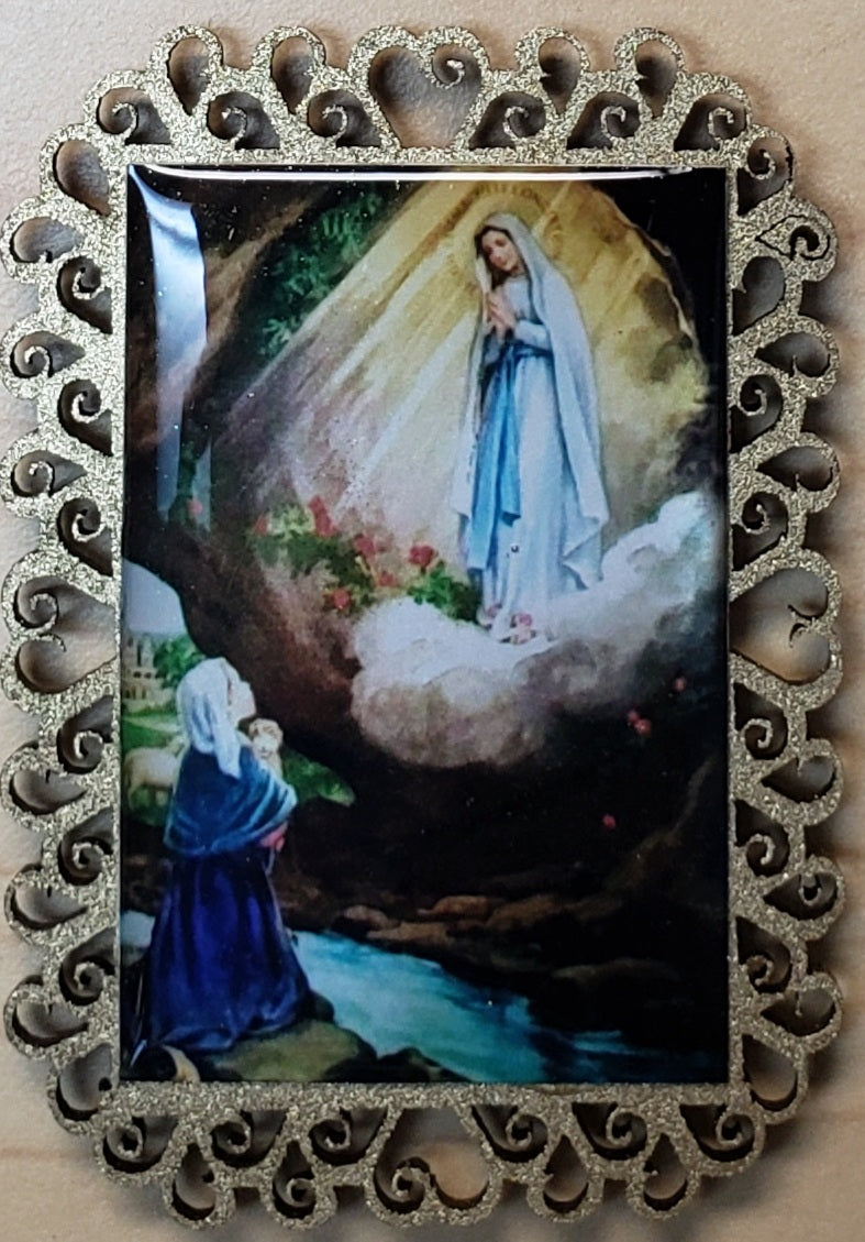 2.5" - Magnetic Resin-Wood - Our Lady of Lourdes