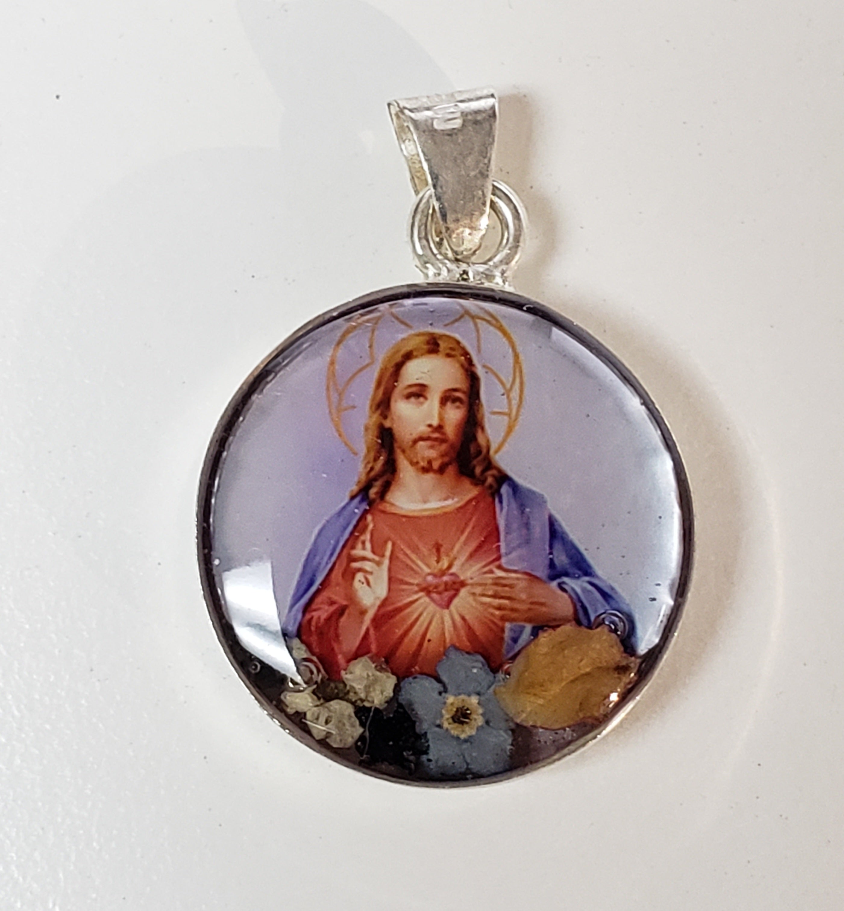 Medal with Flowers of Sacred Heart of Jesus