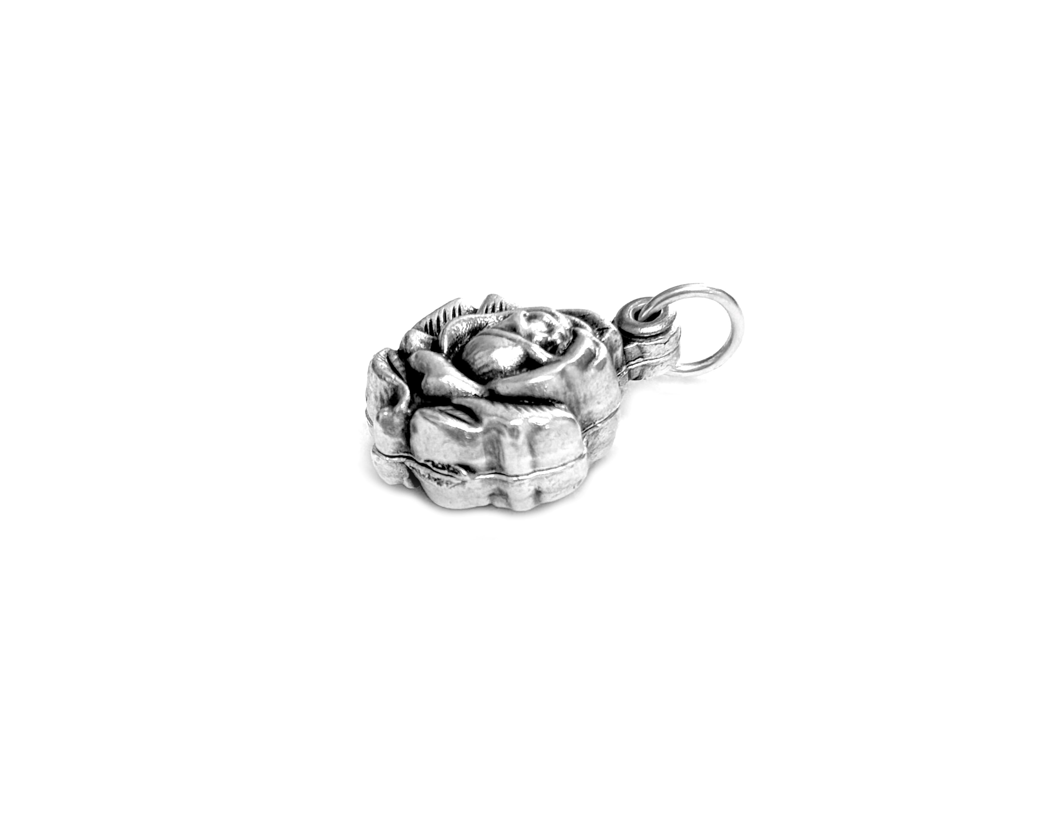 Rose-shaped medals 0.7" x 0.5"