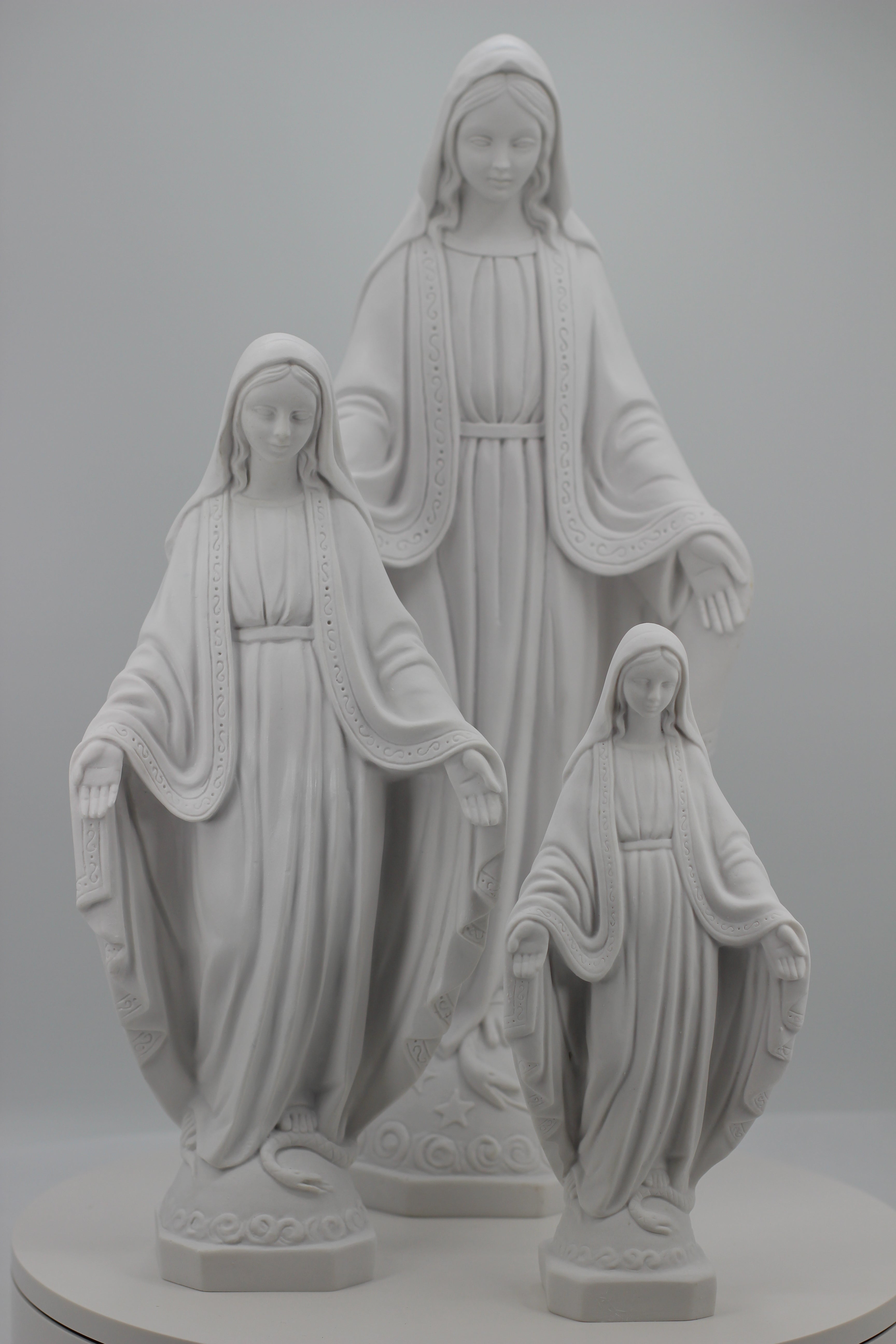 The Faith Gift Shop Our Lady of Grace - Miraculous Mary All White- Made in Italy - Our Tuscany Collection - Virgen La Milagrosa Blanca