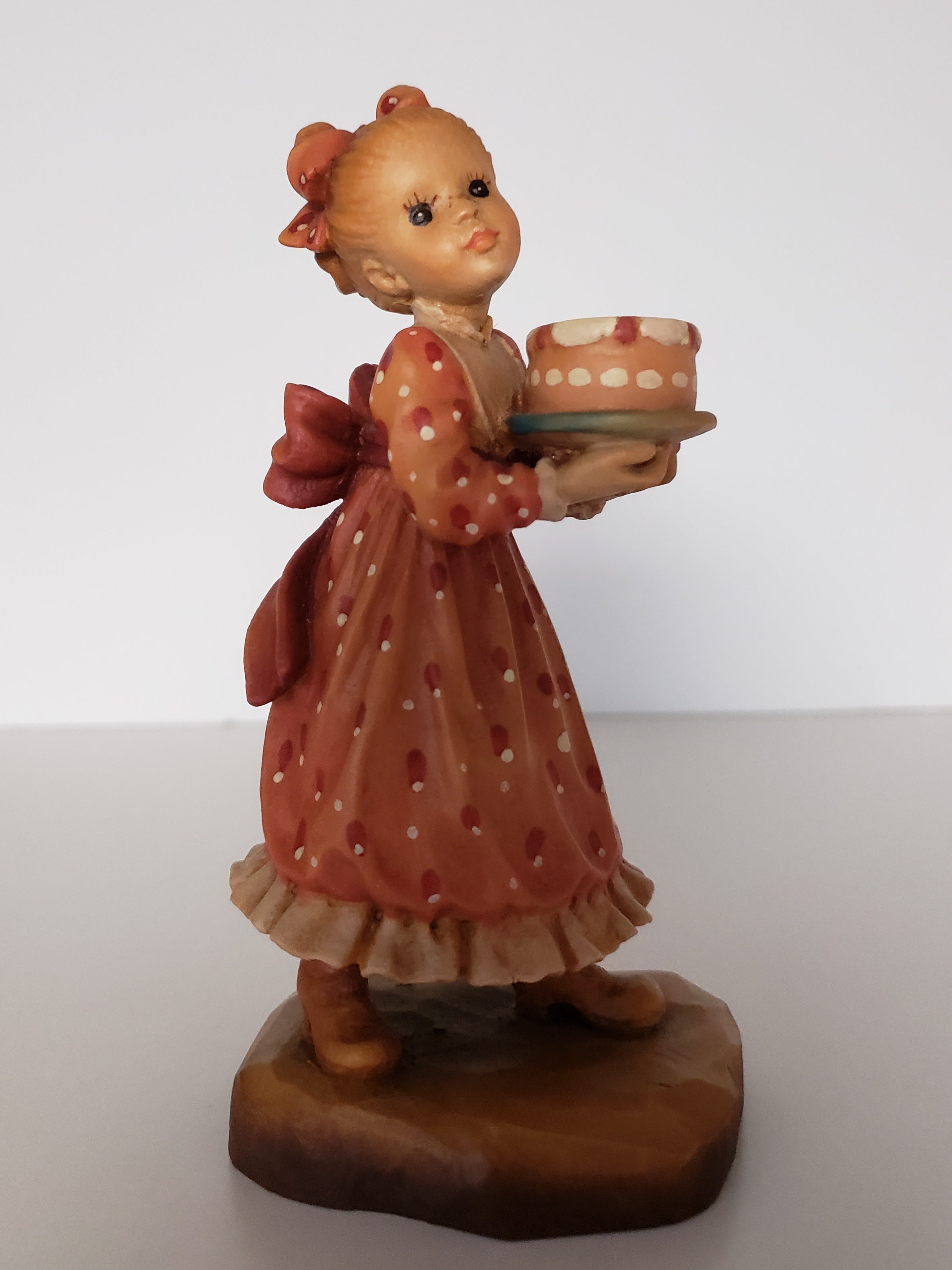 Anri The Sara Kay Collection. Wood Carved Figurines - Made in Italy.