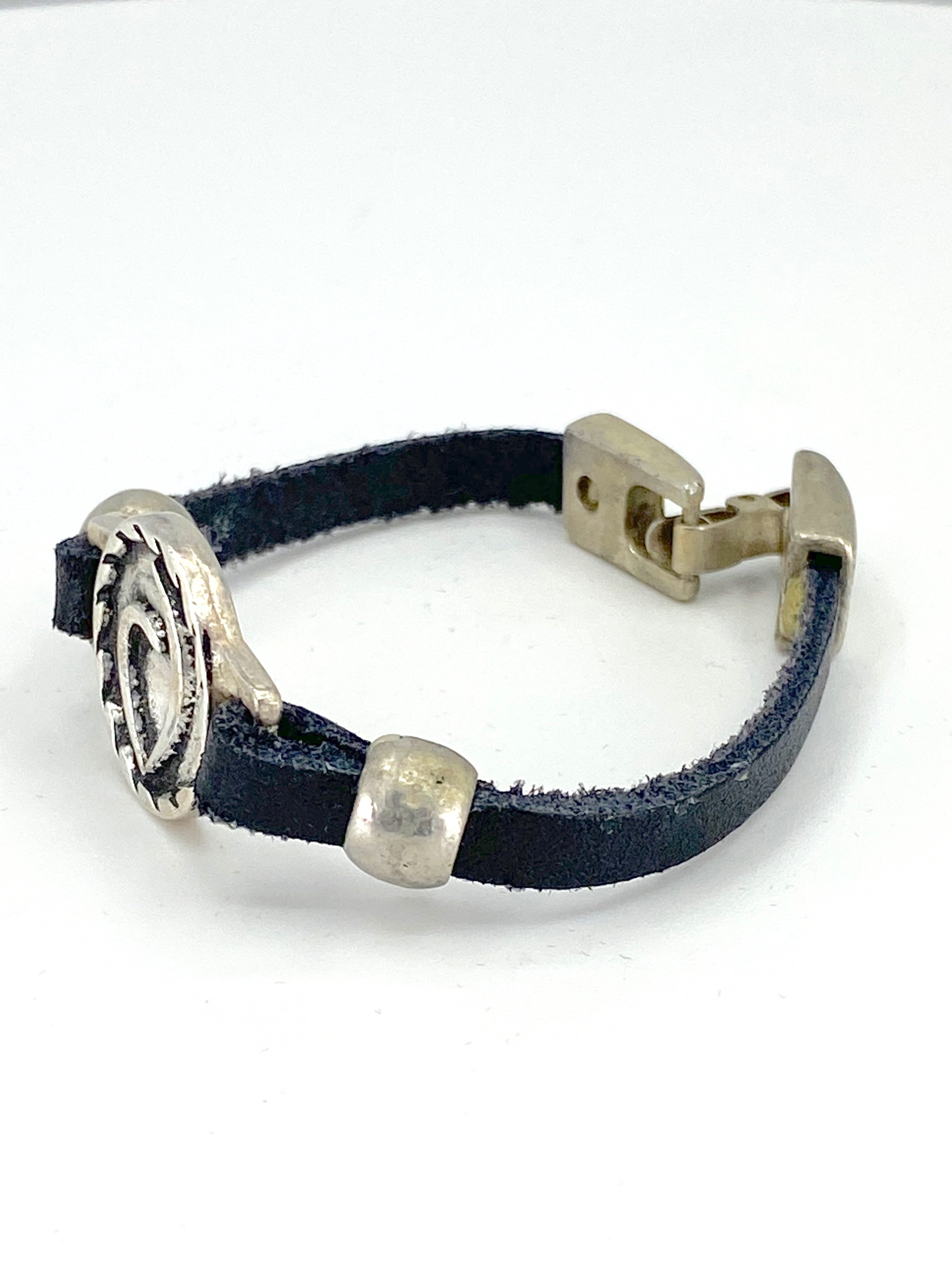 The Heart Vintage Bracelet Handmade jewelry with Genuine Leather Strap by Graciela's Collection