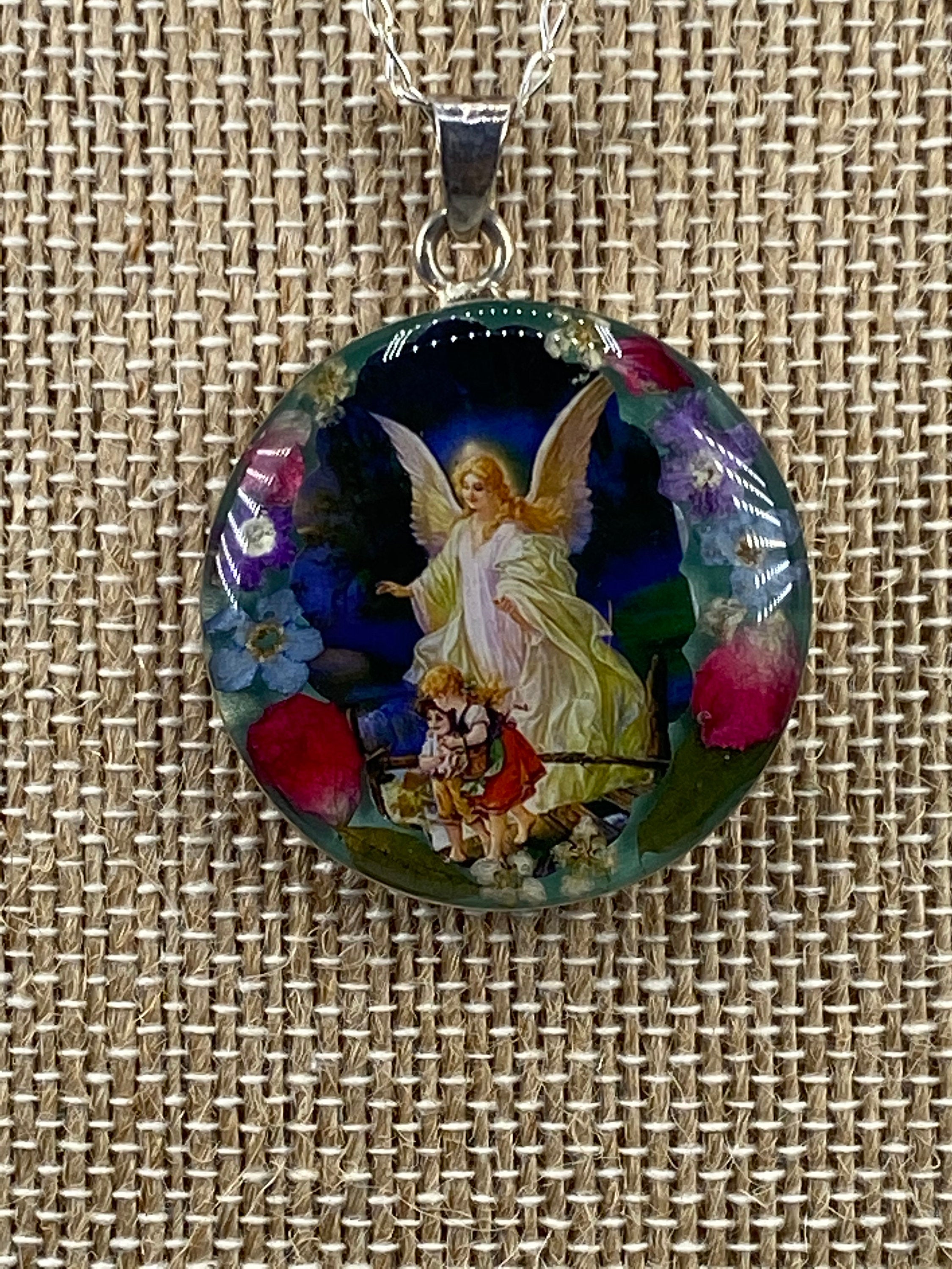 The Guardian Angel / Angel De La Guardia - Guadalupe Collection