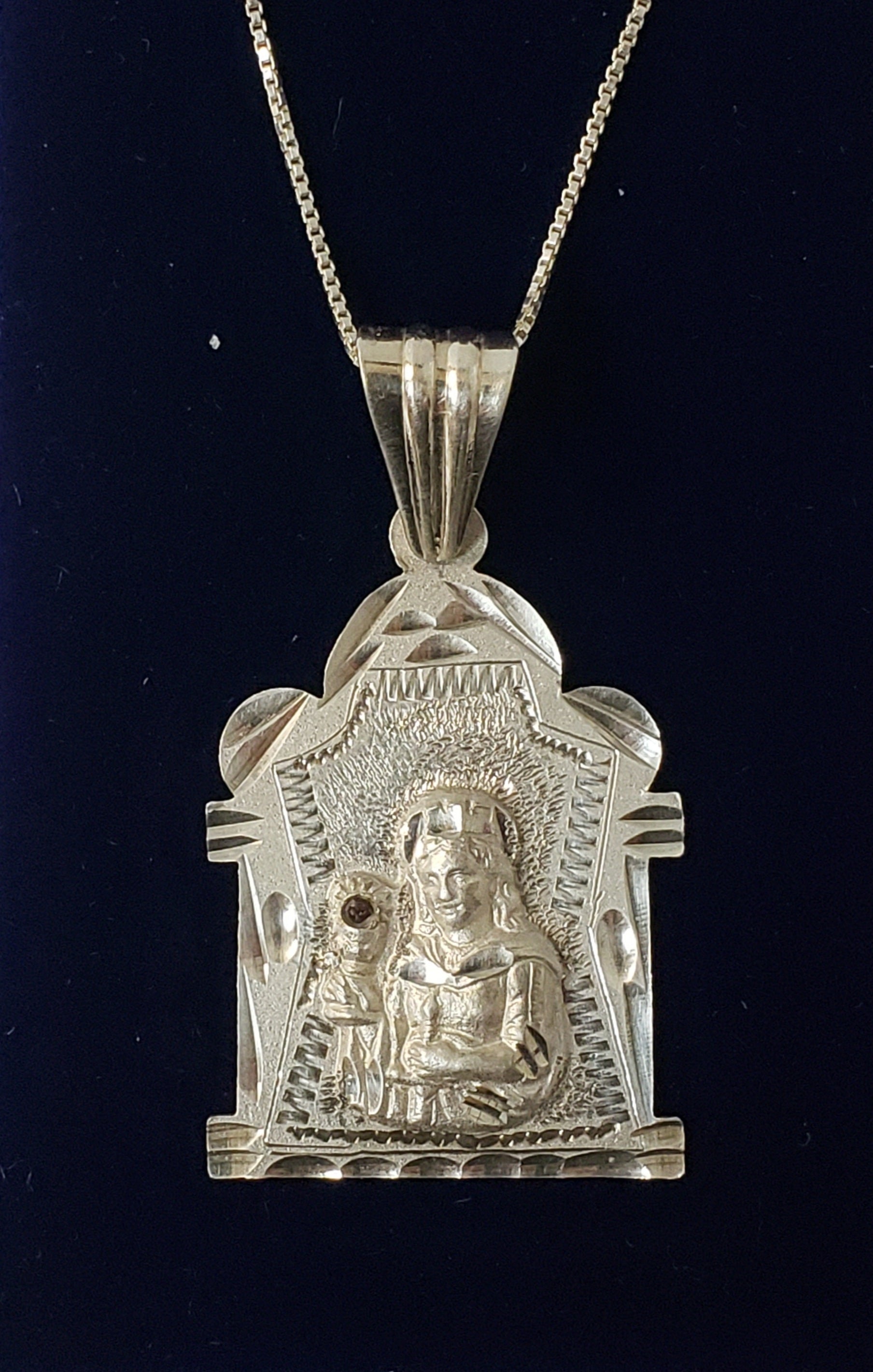 Hand Made 925 Sterling Silver Santa Barbara Pendant 4 1/2cm X 2 1/2cm With Sliver Chain