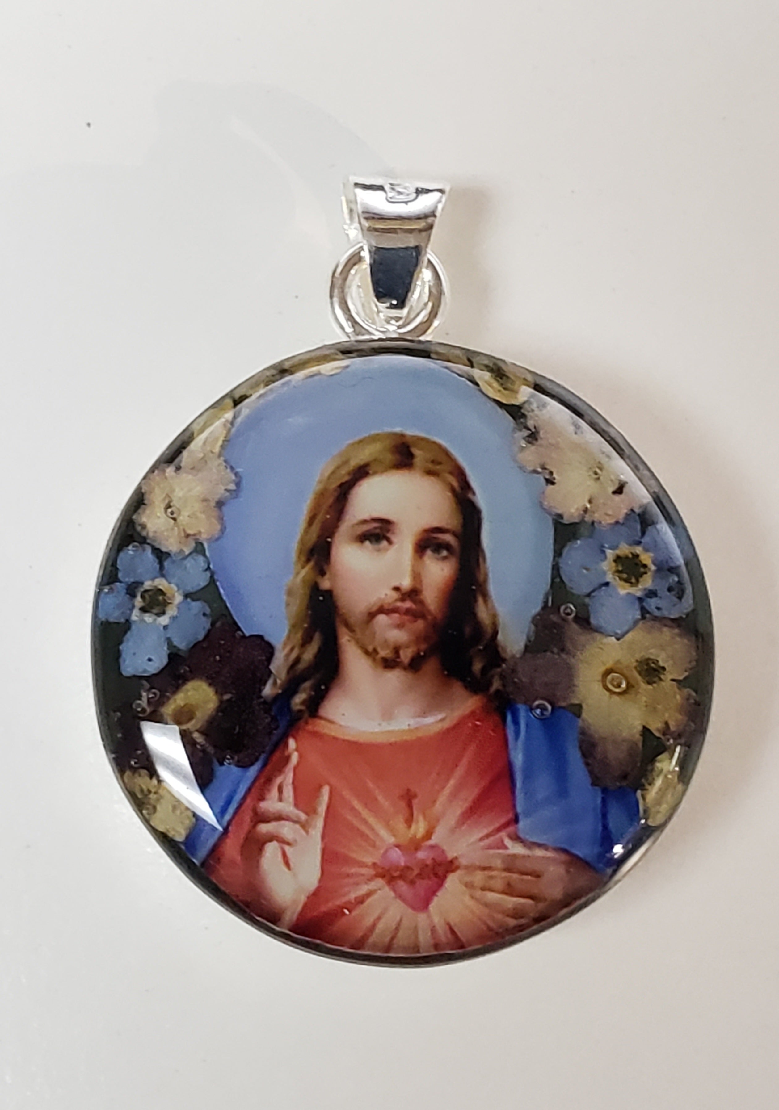 Medal with Flowers of Sacred Heart of Jesus