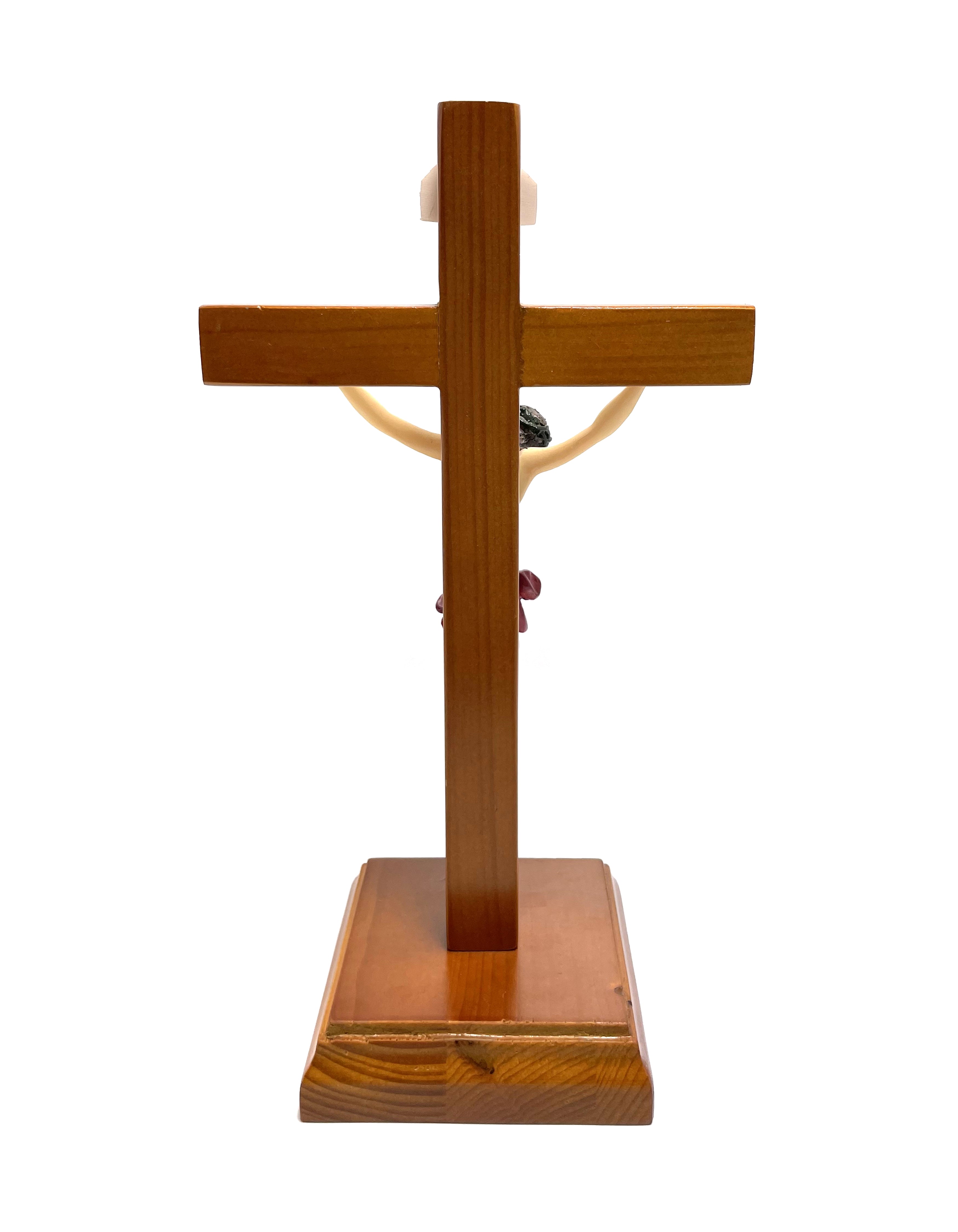 Wooden crucifix with square base and body made with resin