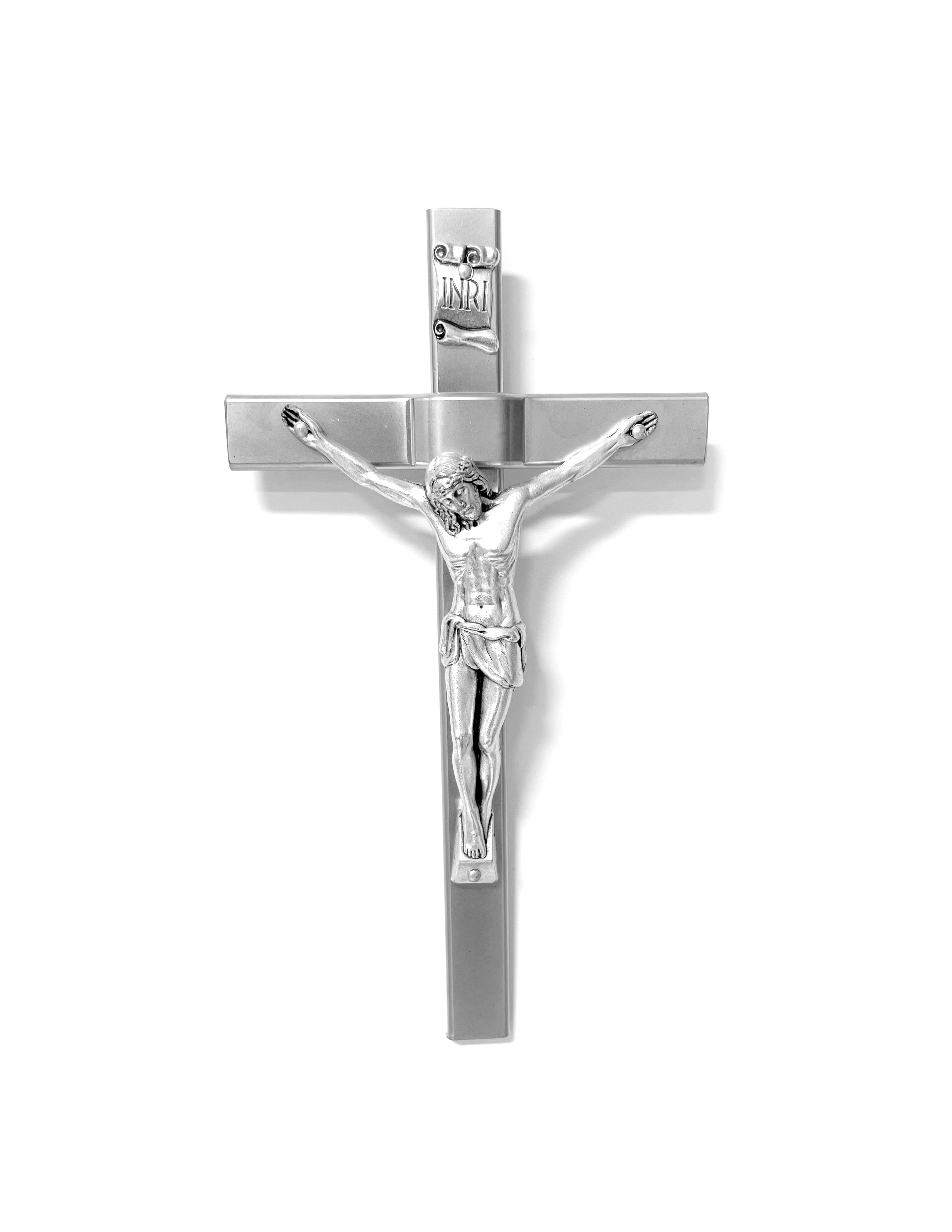 Gold and silver crucifixes made in Italy