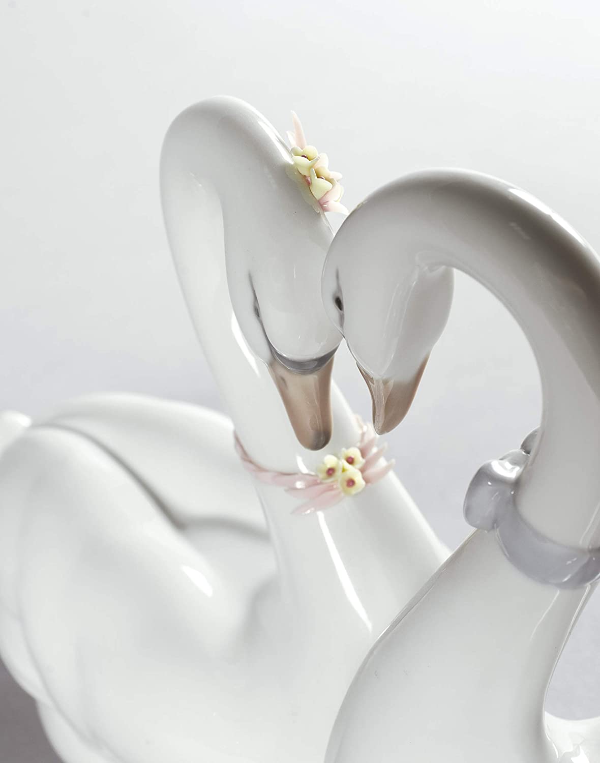 LLADRÓ Endless Love Swans Figurine. Porcelain Swan Figure.