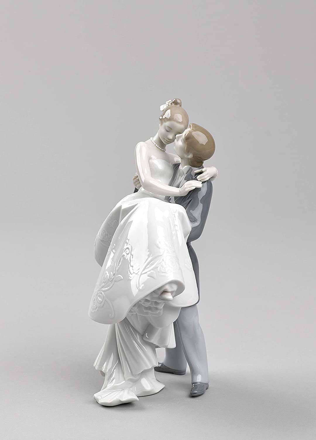 LLADRÓ The Happiest Day Couple Figurine Type 356. Porcelain Bride and Groom (Wedding) Figure.