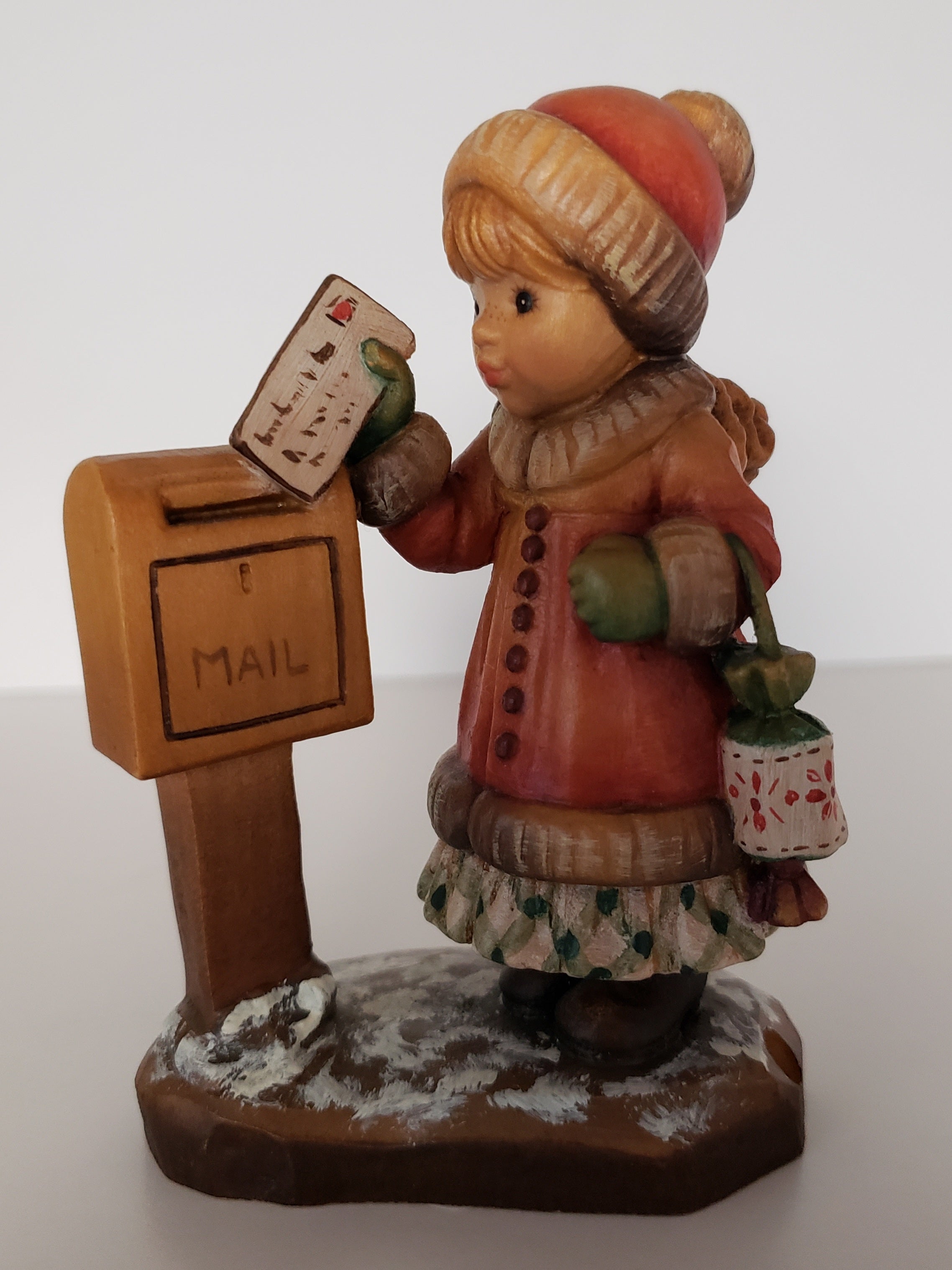 木製　置物　ANRI 4/400 Sarah Kay ANRI Woodcarvings Sarah Kay “I'll Never Tell” Wooden