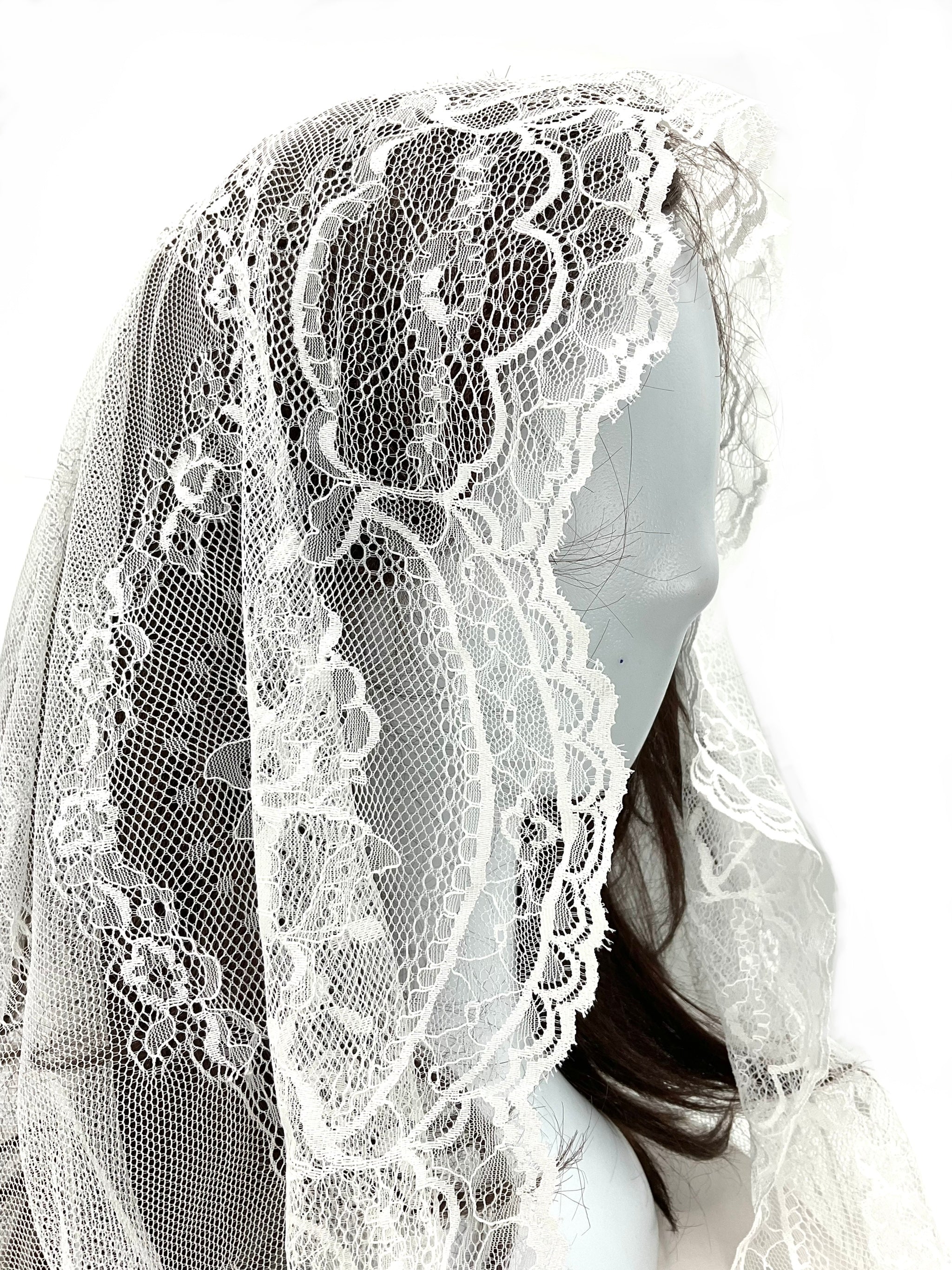 White Spanish  Veil 4' x 2'
