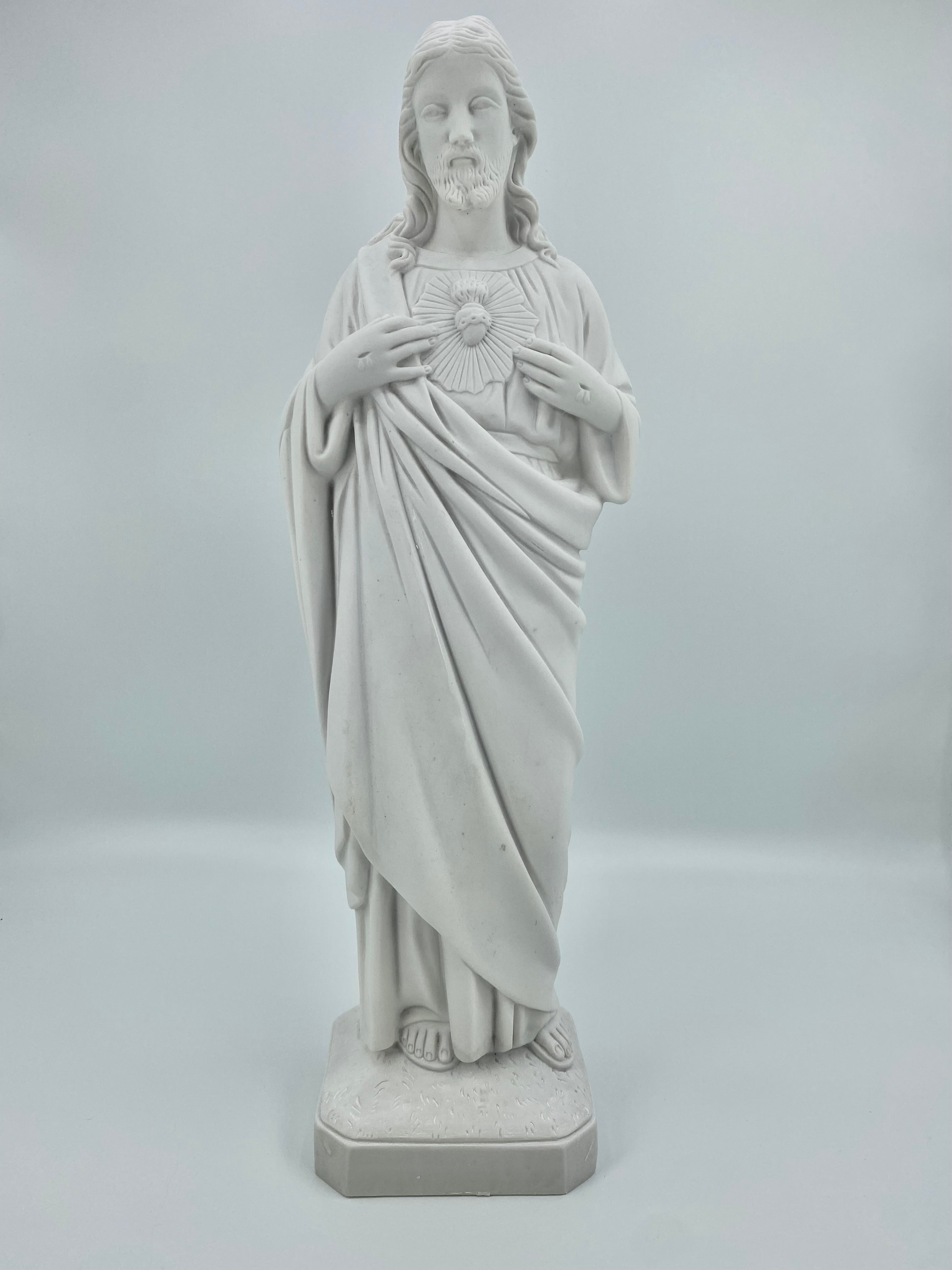 White Statues of The Sacred Heart of Jesus / Imagenes Blancas Sagrado Corazon de Jesus